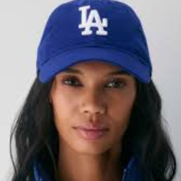 Cute! L.A. Fitted Baseball Cap - Picture 2 of 5